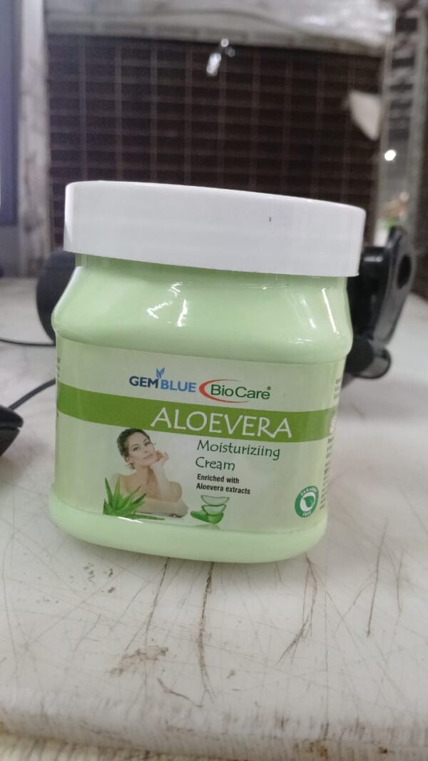 Gemblue Biocare Aloevera Moisturizing Cream 500 Ml