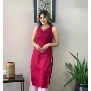 Woman sleveless kurti maroon colour S size
