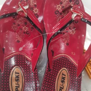 Girls Printed Red Slippers Size 13