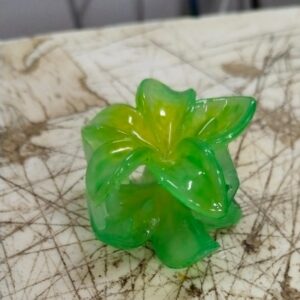 Women Green Printed Colour Flower Type Plastic Hair Clips