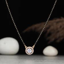 White Stylish One Stone Pendant Necklace Black Beads Mangalsutra For Women