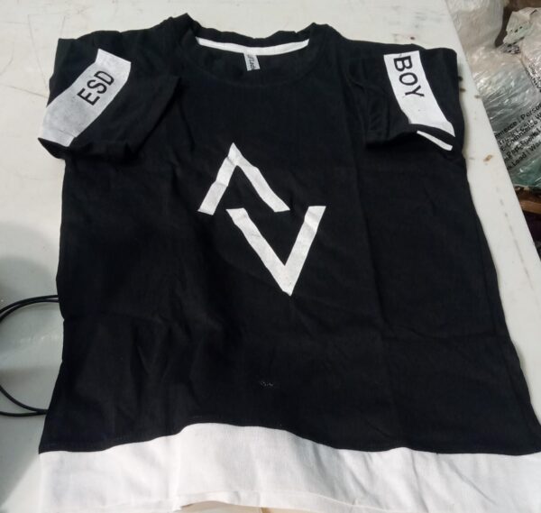 Lid Lads Black With White T Shirt For Boys Size 13 To 14 Y
