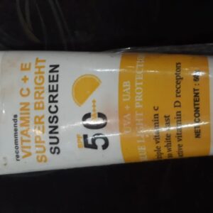 Sunswitch Sunscreen Vitamin CplusE Super Bright Sunscreen 60 Gm