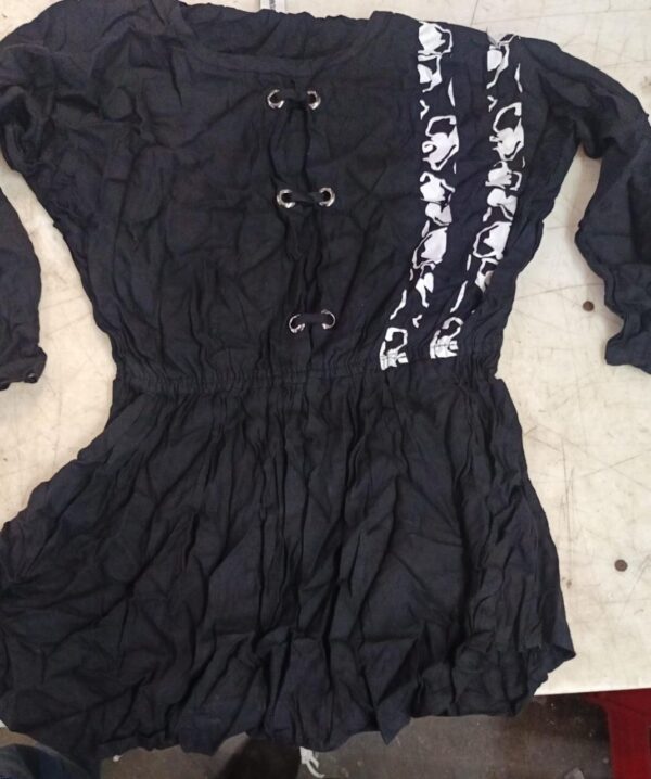 Women Top Colour Black Size Xl