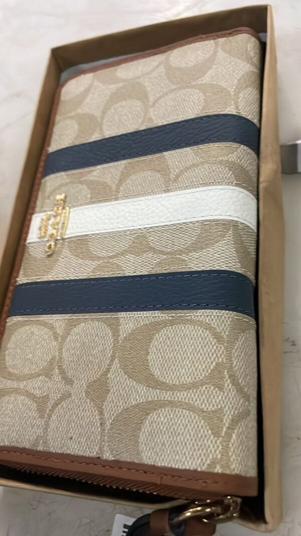 Coach New Work Hand Bag Brown Colour