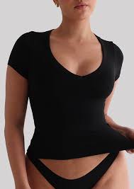Outcast Maja V Shape Short Sleeve T Shirt For Women Black Size M
