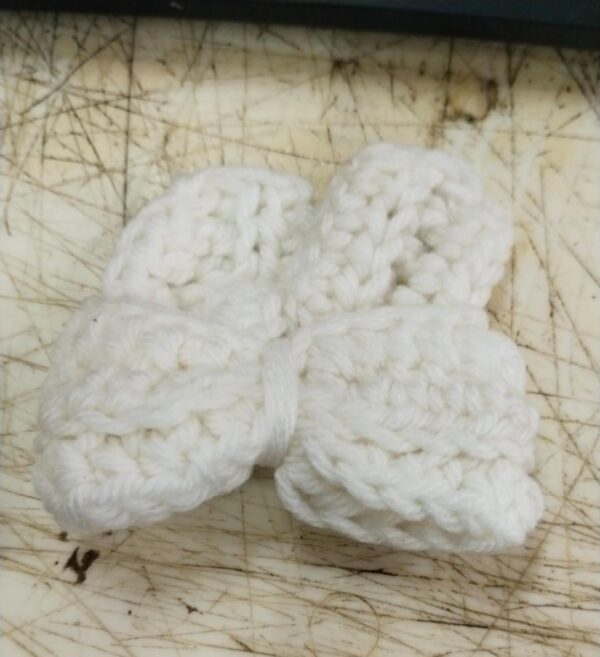 White Colour Wool Crochet Bow Hair Clip
