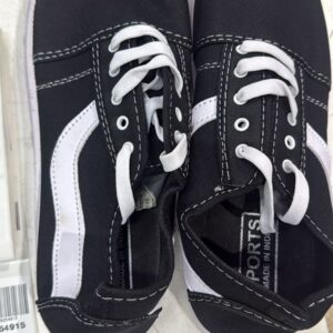 Me Shoes Black And White Color Size 10