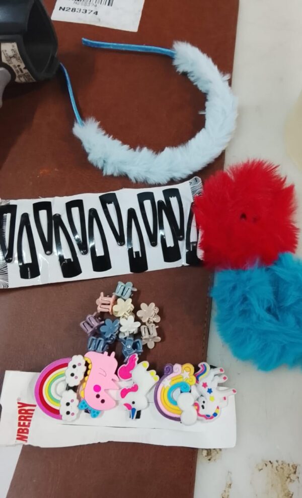 Girls Hairband Blue Colour 2 Rubbands And Multicolour Mini Hair Clips Multicolor