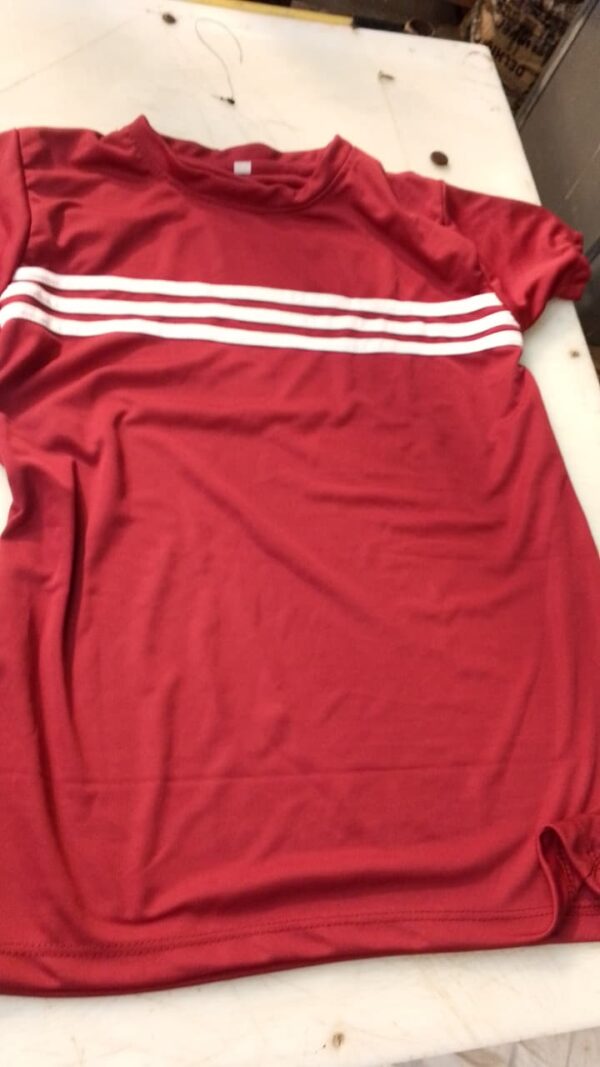 Maroon Colour T Shirt For Kids Size 32