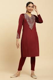 Women Maroon Kurti Size M