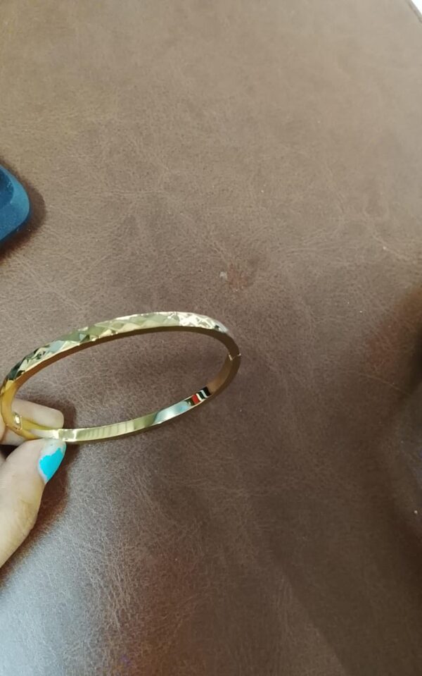 Owal Angel Women Bracelet Golden Colour