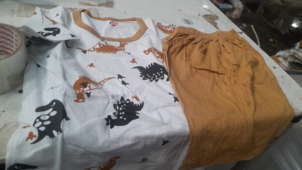 Boys Printed T Shirt With Shorts White Beige Size 26