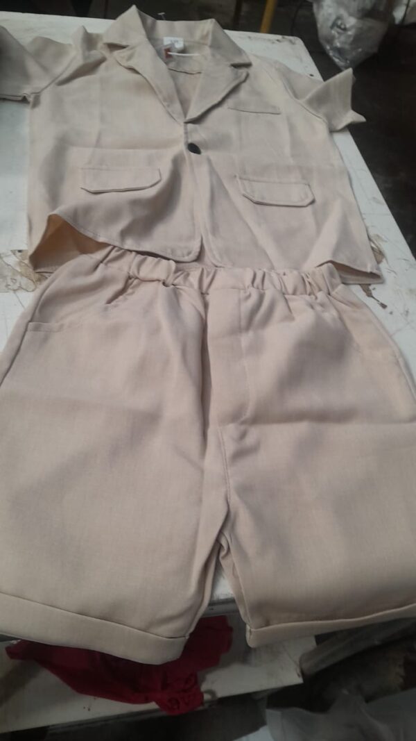 Boys T Shirt With Shorts Beige Size 3 To 4 Yrs