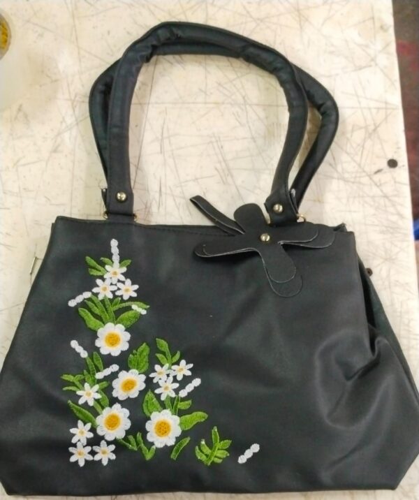 Women Black Colour With Flower Printed Purse
