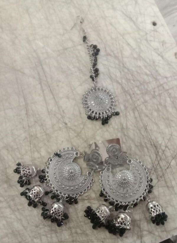 Silver Black Pearl Earrings And Maang Tikka For Women