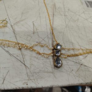 Gold And White Matha Pati For Women