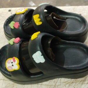 Women Black Printed Casual Sleeper Size 6