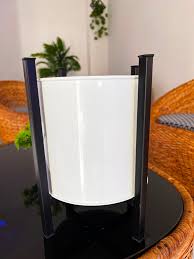 Gamla Stand Pot Metal Planter With Stand Whit 1Pc