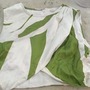 Sleeveless Top With A Green And White Abstract Leafy Pattern For Girl Size M