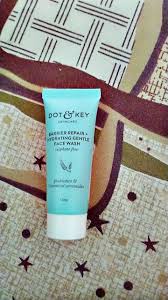 Dot And Key Barrier Repair Hydrating Gentle Face Wash 15Ml