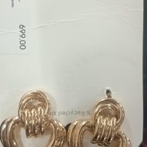 Heart Shaped Earrings Color Gold