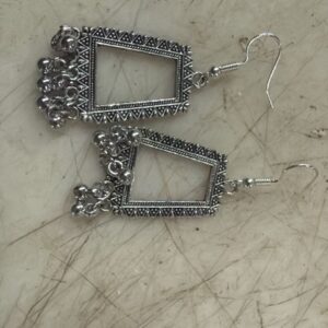 Women Silver Color Earring New Design