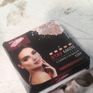 Yara Beauty Stay Matte Compact Powder 9 G