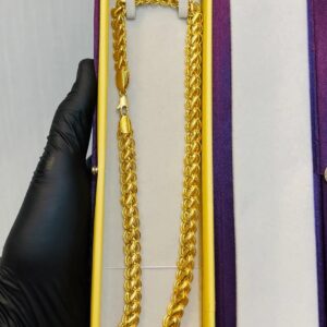 Stand Touch Jewellery Chain For Men Color Golden
