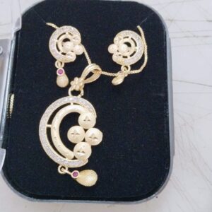 Dj Dadu Golden Color Pendant Chain Set Set For Women
