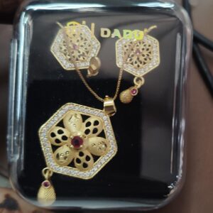 Dj Dadu Gold And White Elegant Leaf Motif Gold Plated Pendant Set With Earrings For Women