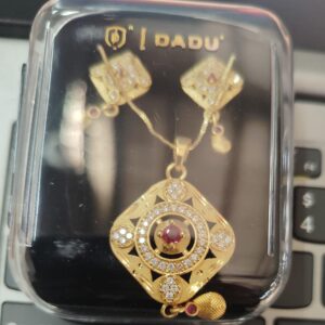 Dj Dadu Gold And White Elegant Leaf Motif Gold Plated Pendant Set With Earrings For Women