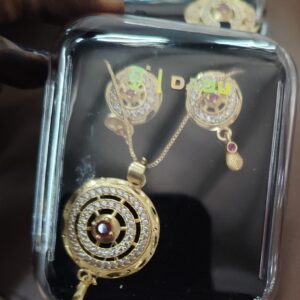 Dj Dadu Gold And White Elegant Leaf Motif Gold Plated Pendant Set With Earrings For Women