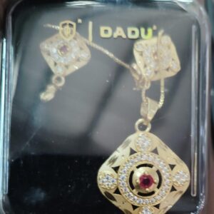 Dj Dadu Gold And White Elegant Leaf Motif Gold Plated Pendant Set With Earrings For Women