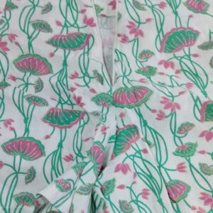 Women Shorts Color Green Printed Size Xs