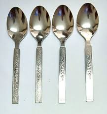 Blue Hut Stainless Steel Flower Design 12Pc Spoon