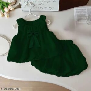 Private Label Girls Cute trendy Fashionable Stylish Sleeveless Round Neck Top Green Colour 20 Size