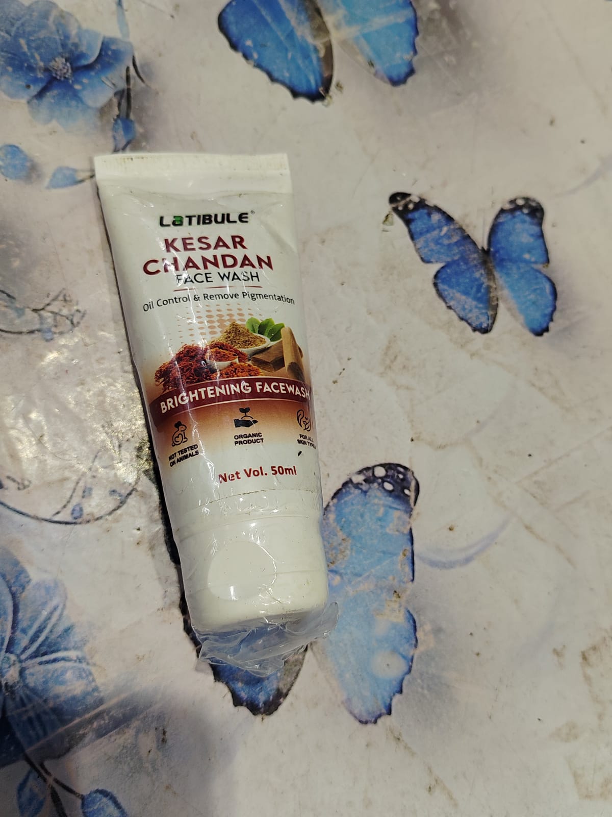 Latibule Kesar Chandan Face Wash Skin Lightening Tan Removal Face wash Oil Controal Remove Pigmentation Tan Removal Face Wash All Skin Types Face Wash 50ml