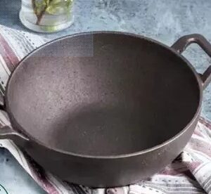 The Indus Valley PreSeasoned Cast Iron Deep Kadai with Curved Handle