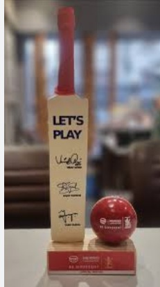 Private Label AEM Wood Show Piece Miniature Cricket Bat Stump and Cricket Ball Autograph Cricket Bat for Signature with Mini Cricket Ball and Stump Use for Show Piece and Gift Purpose Handicraft