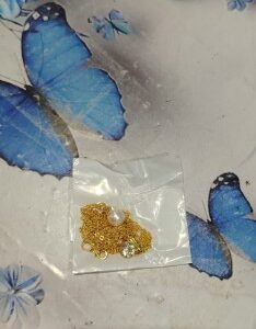 Private Label golden neck cain with locket