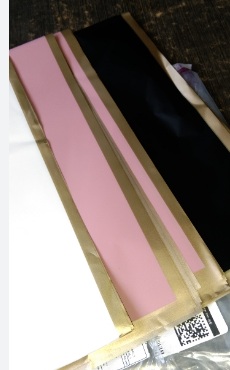 Private Label Waterproof 10 Pc Korean Paper Sheets for Flower Wrapping 23In 23In Gift Wrapping Paper for Gift and Bouquet Wrapping Light Pink with Gold Edge