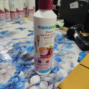 Mamaearth Onion Shampoo for Hair Growth and Hair Fall Control with Onion and Plant Keratin Reduces Hair Fall Strengthens and Smoothens Hair For Men and Women 250ml