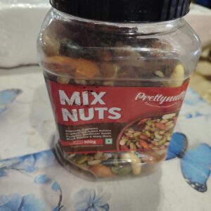 Private Label PrettyNutty Healthy Nutmix 500g Dried Almonds Black Raisins Cashewnuts Cranberries Black Dates and Many More