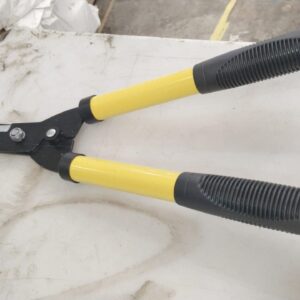 Heavy Garden Wooden Handle Grass Scissor