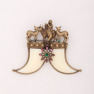 Fluting Krishna Brooch With Tiger Nail