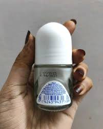 Nivea Women Natural Glow Deodorant Roll On For Smooth Skin 12Ml