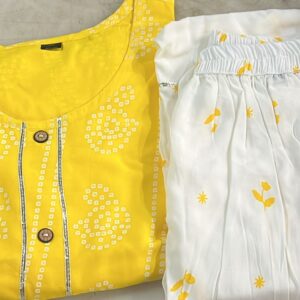 Womens Top And Kurti Yellow And White Colour Size 40