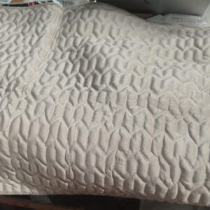 3 Seater Quilted Polyester Sofa Cover Mat Cream Colour Without Side Arm Cover 2Pcs