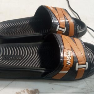New Star Men Black With Brown Slides Size 7
